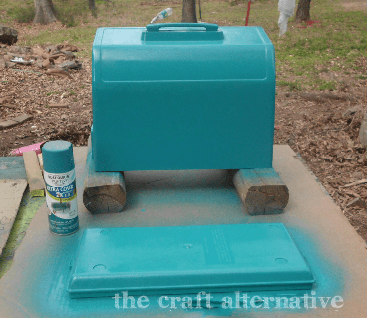 Painting an old mock croc case for a Singer Sewing Machine 