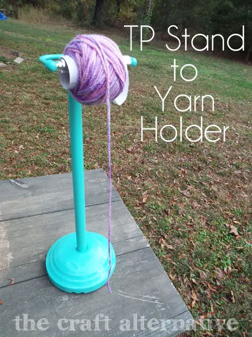 Make a Yarn Holder with a Toilet Paper Stand DSCF2318