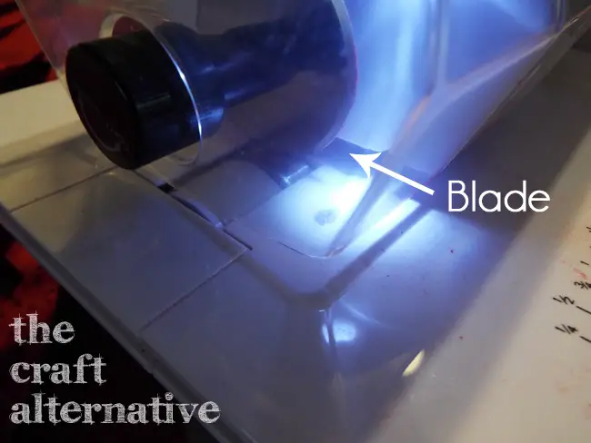 How to Cut Bias Tape with a Rotary Cutting Machine_Blade
