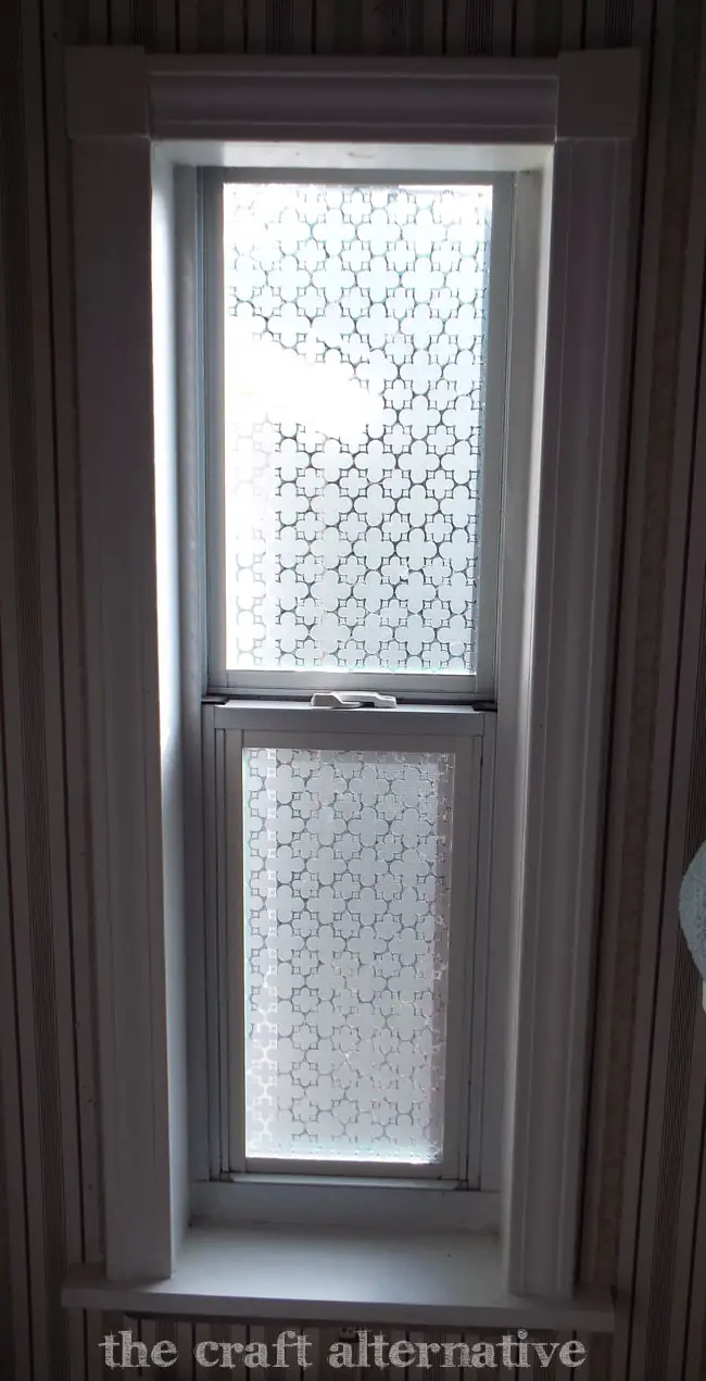 How to Add Frosted Vinyl to a Window for Privacy_Finished