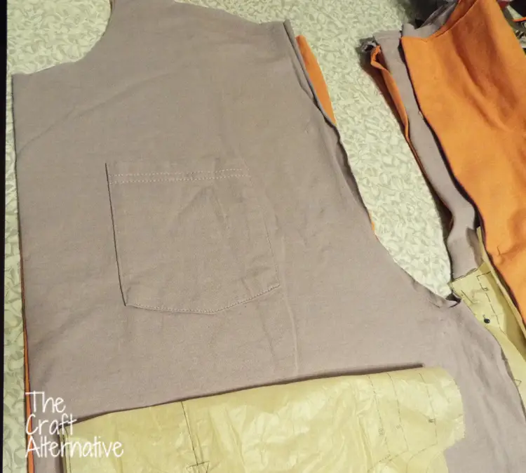 Make a Top Using a Man's T-Shirt as Fabric_Pocket